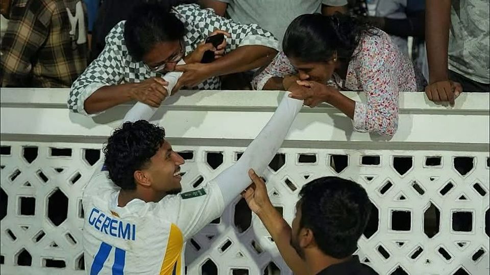 Seine sri-lankanische Verwandtschaft mietete sich extra einen Bus und nahm eine vierstündige Fahrt einfach in Kauf, um Geremi Perera vor Ort zu unterstützen.