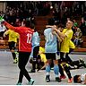 Überraschung: Feilbingerts C-Junioren (hellblau und Torwart) haben gegen Meisenheim (weiß) gewonnen und lassen die Rüdesheimer über den Futsal-Kreistitel jubeln.	Foto: Heidi Sturm