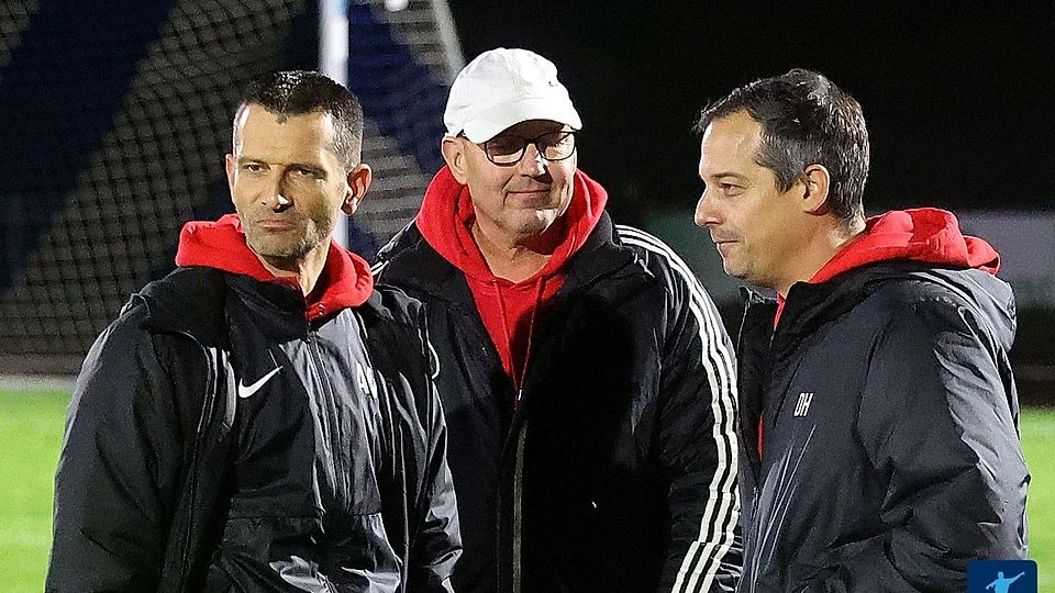 Steht bei der SG Hüffelsheim vor seiner letzten Vorbereitung: Cheftrainer André Weingärtner (links im BIld).