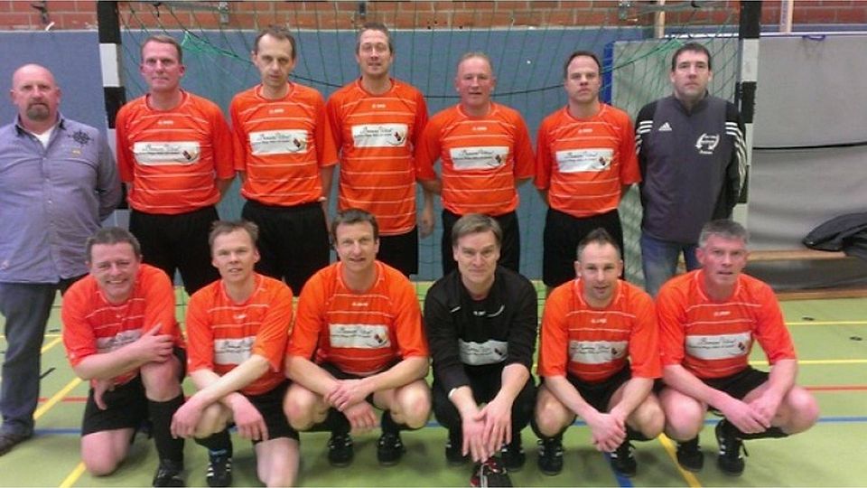 Alter und neuer Lingener Hallenstadtmeister der Fußball-Altliga (Ü40) ist die Mannschaft des SV Voran Brögbern. Foto: privat