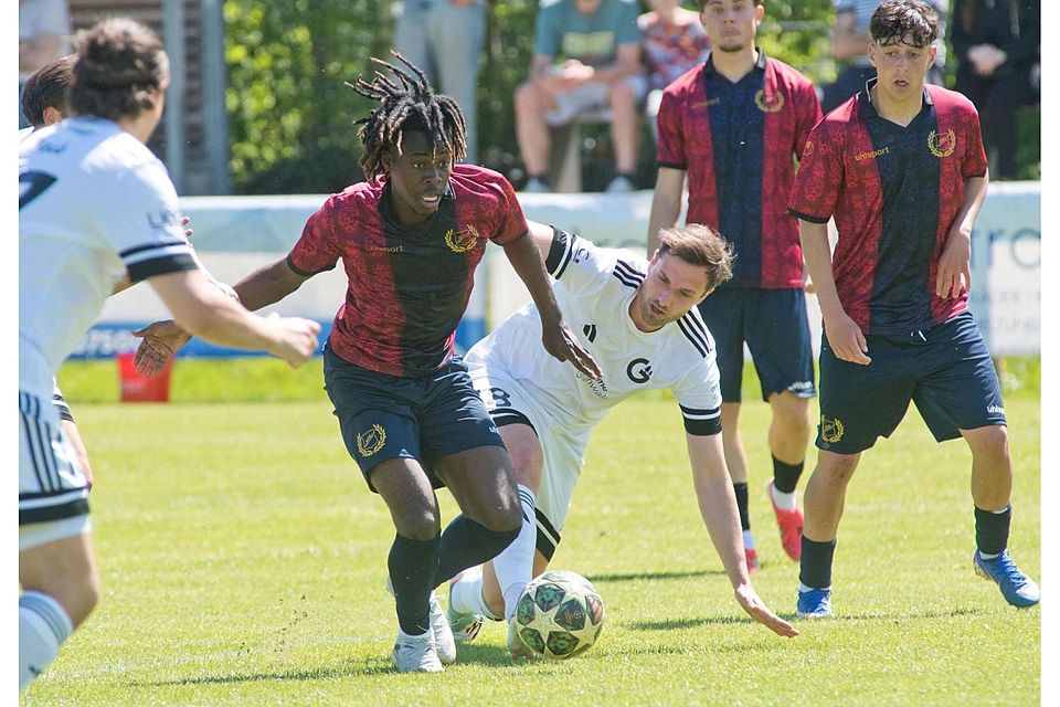 tsv grünwald, weiß, spvgg unterhaching 2, 02.05.2026 nana adu gibson,rotvor dem 2:2 ausgleich, david kuksch, weiß, rechts