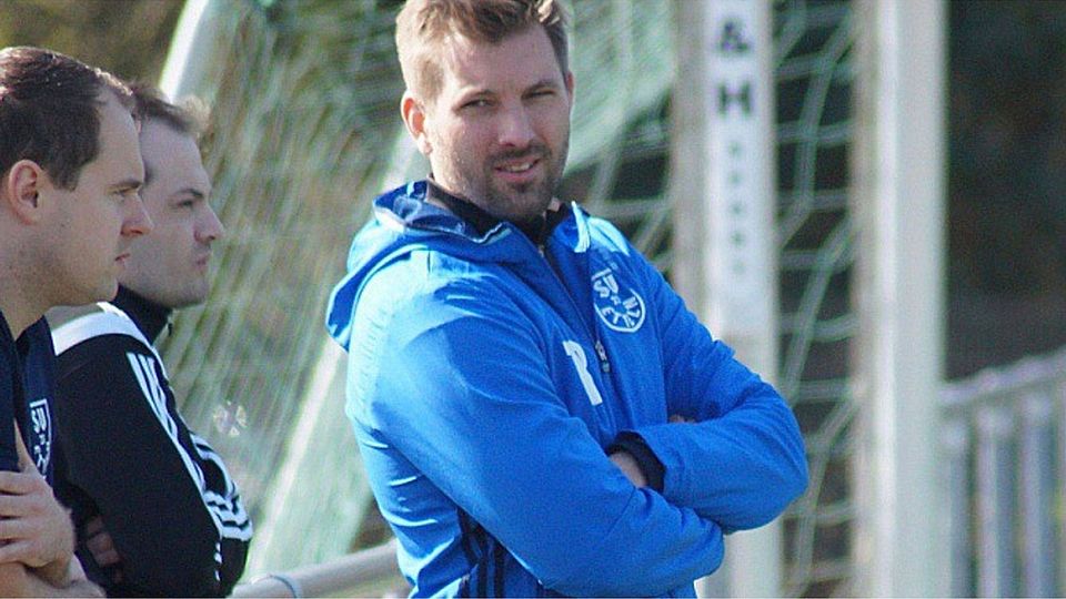 Sven Krause ist als Trainer des SV Etteln zurückgetreten. Sein Nachfolger steht schon fest. b>F: Bokun