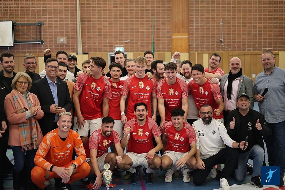 Im Vorjahr triumphierte die Holzheimer SG bei der Hallenkreismeisterschaft Grevenbroich-Neuss. Im Vorjahr triumphierte die Holzheimer SG bei der Hallenkreismeisterschaft Grevenbroich-Neuss.