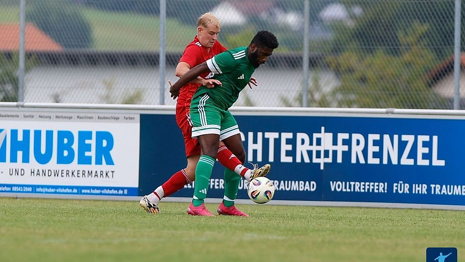 Chimezie Ezeala (am Ball) soll das Mittelfeldspiel des FCV beleben 