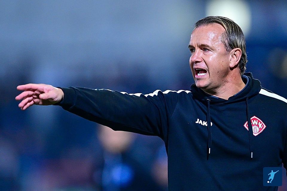 Cheftrainer Marc Reitmaier hat die Kickers stabilisiert.