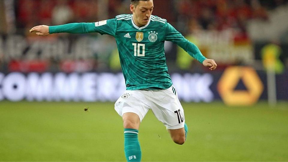 Mesut Özil hat am Sonntagabend mit einem Rundumschlag seine Karriere im Nationaltrikot beendet. Viele Amateur-Fußballer aus Oberbayern haben für seinen Schritt Verständnis. mis