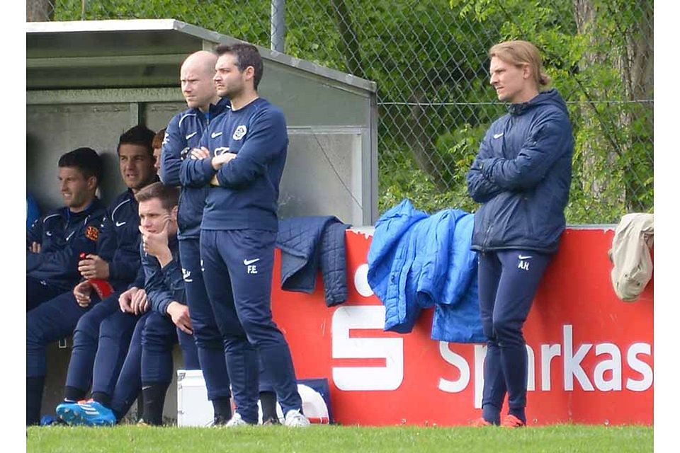 V.r.: Axel Hofmann (TW-Trainer), Frank Engelhardt (Trainer) und Björn Weber (Co-Trainer) bleiben der TSG Eintracht Plankstadt erhalten. F: Lörz