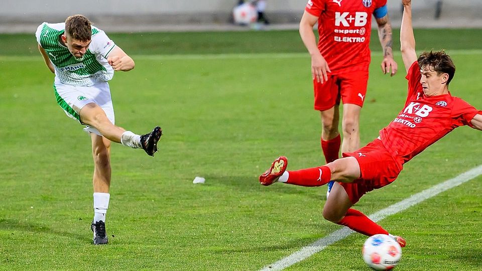 Philipp Hacks platzierter Schuss fliegt zum 1:0 für Greuther Fürth II ins rechte untere Eck. Es sollte das einzige Tor des Tages bleiben.