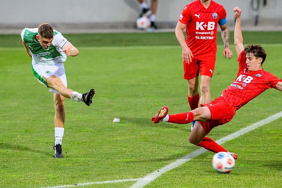Philipp Hacks platzierter Schuss fliegt zum 1:0 für Greuther Fürth II ins rechte untere Eck. Es sollte das einzige Tor des Tages bleiben.
