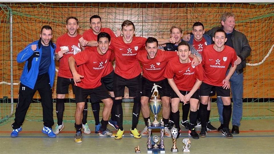 Der SV Seckenheim feierte den Turniersieg in Angelbachtal. Foto: Lörz