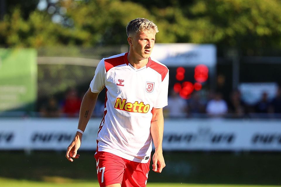 Torjäger Fabian Ziegler hat sich bei Jahn Regensburg II nach einer Muskelverletzung zurückgemeldet.