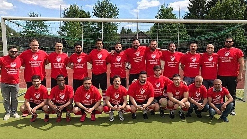Die Meistermannschaft von Türk Spor Bad Schwalbach.  F: Türk Spor Bad Schwalbach