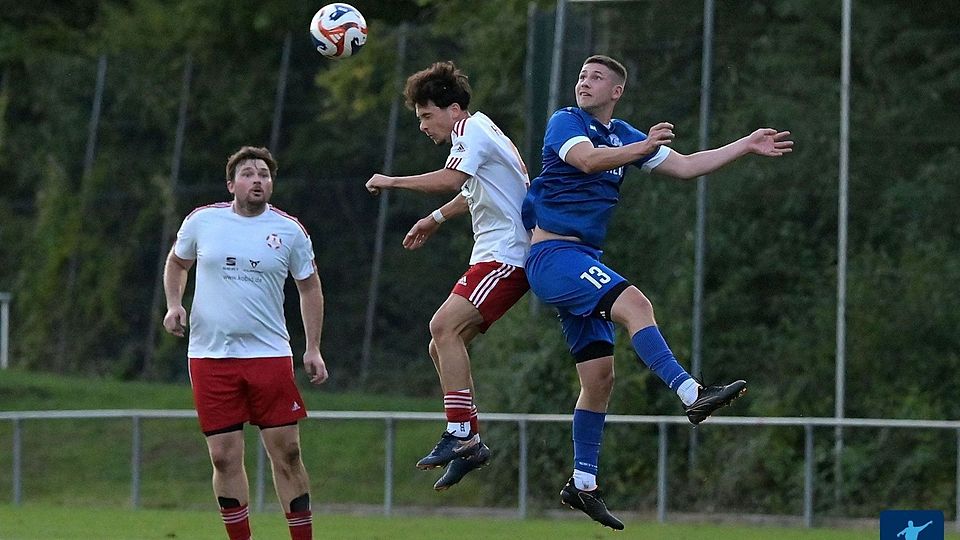 Im Viertelfinale könnten der VfB Epfenbach (blau) und der FC Weiler (weiß) erneut aufeinandertreffen.