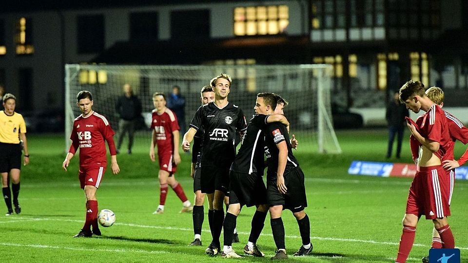 Der FC Dingolfing ließ am Dienstagabend der SpVgg Lam keine Chance.