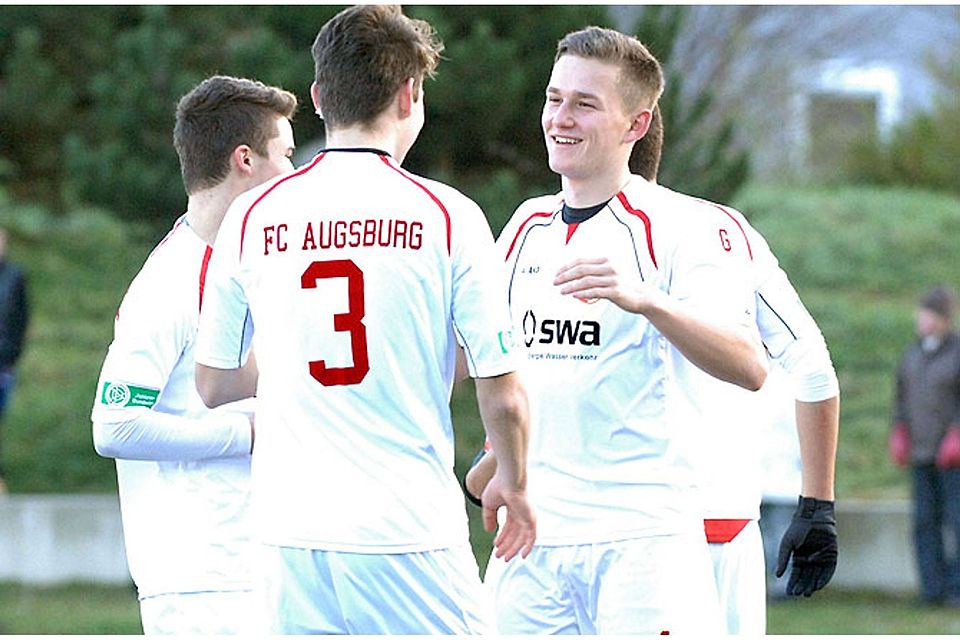 Vier Jahre lang jubelte er für den FC Augsburg in den Junioren-Bundesligen, heute will Fabio Kühn (rechts) mit dem FC Gundelfingen daran anknüpfen.	F.: Walter Brugger