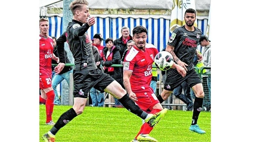 Ein verdienter Sieg, der am Ende noch einmal eng wurde: Der FC Wegberg-Beeck schlägt die U 21 des 1. FC Köln mit 2:1. Foto: Passage