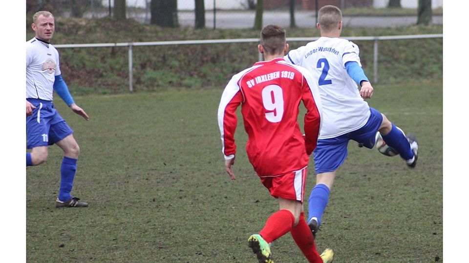 Irxleben II (in rot/ Archiv) konnte Boden gutmachen    F: Köhler