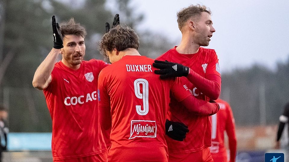 Torschützen unter sich: Christopher Obermeier traf zum 1:0, Lenny Thiel zum 2:0. Tobias Duxner steuerte den vierten Treffer bei