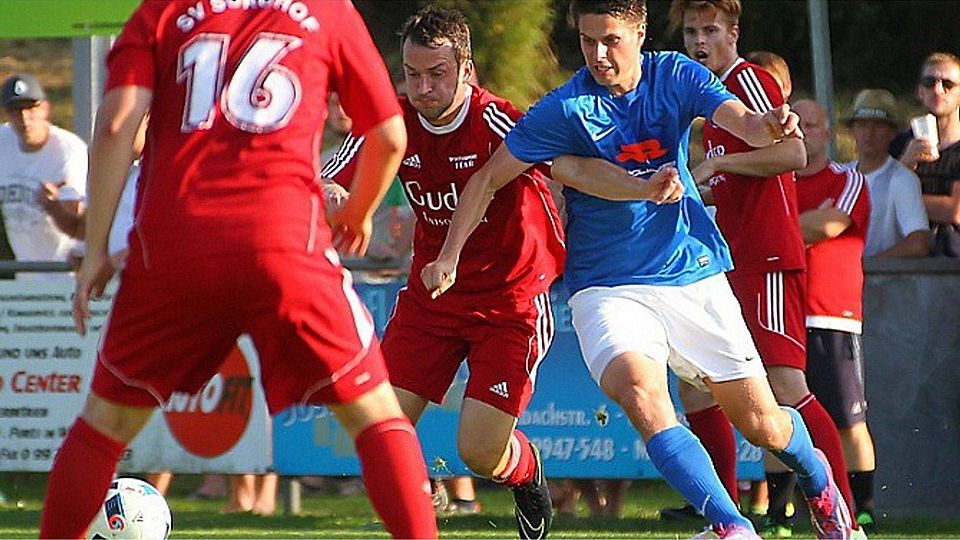Stürmt kommende Saison für den 1. FC Bad Kötzting: Adam Vlcek (re.). F: Tschannerl