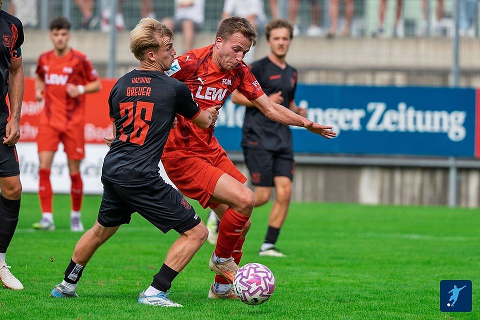 Der FC Memmingen (in rot) und die SpVgg Unterhaching lieferten sich ein sehr intensives Spiel Der FC Memmingen (in rot) und die SpVgg Unterhaching lieferten sich ein sehr intensives Spiel
