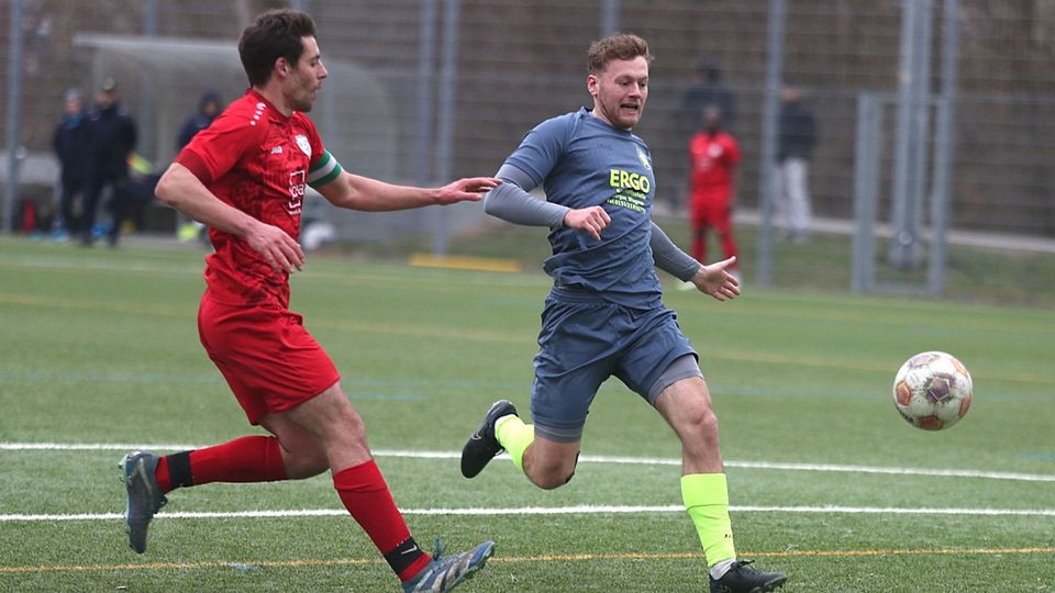 Wackers Manuel Braig (rechts), hier im Zweikampf mit Birkenhards Kapitän Florian Haller, zählte zu den Aktivposten seiner Mannschaft