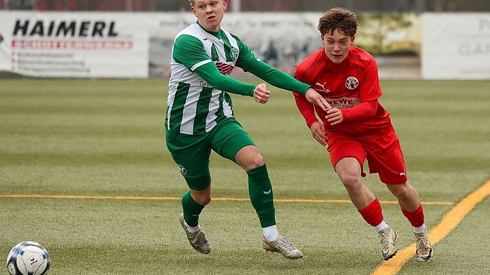 Die A-Junioren des ASV Cham (rechts) haben den Aufstieg in die U19-Bayernliga geschafft.