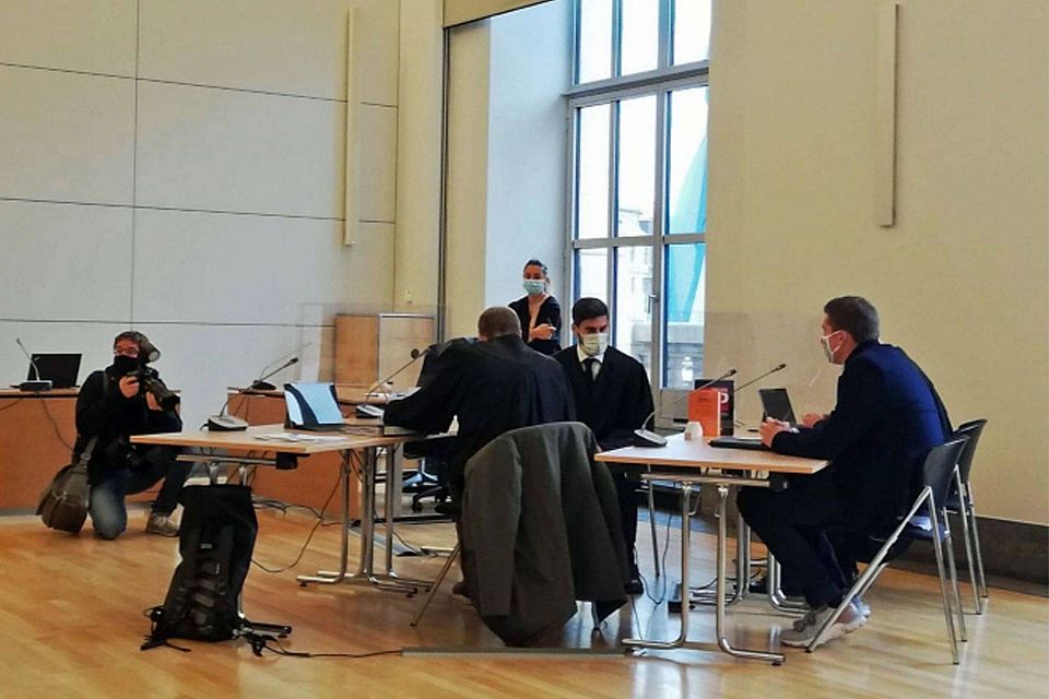 Max Kothny (r.), Geschäftsführer von Türkgücü München, war am Montag im Landgericht München.