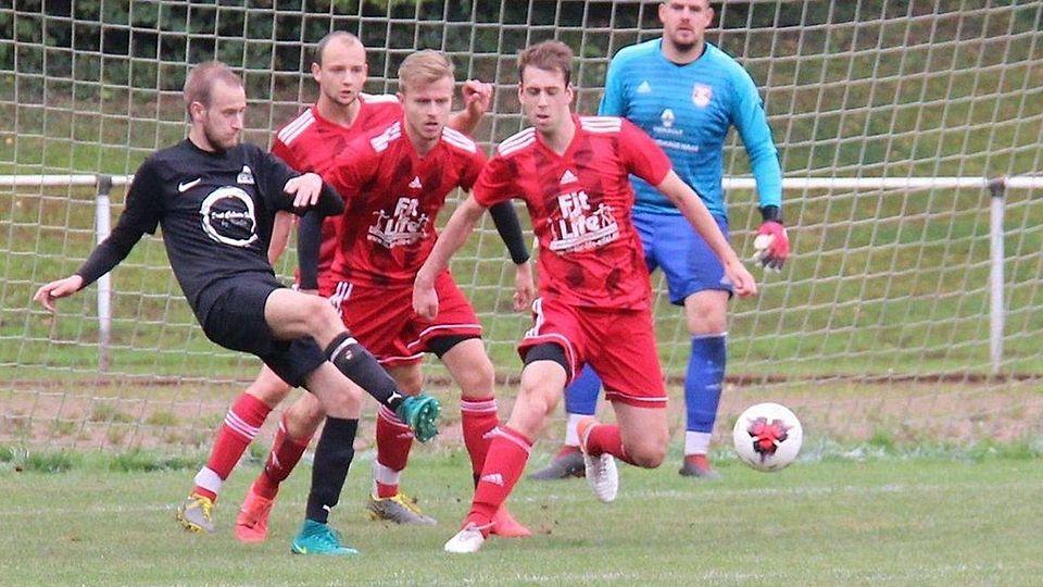 Im Hinspiel musste sich der TuS bei Rhenania Richterich mit 1:2 geschlagen geben.