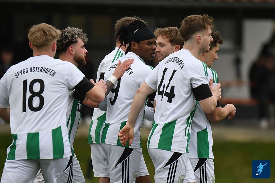 Zehn Punkte Vorsprung hat die SpVgg Osterhofen mittlerweile auf Rang zwei.