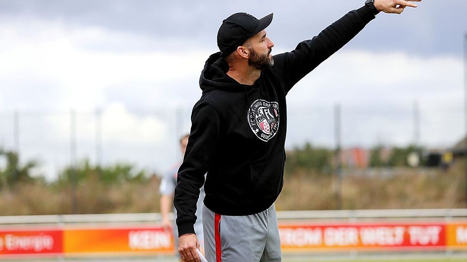 "Menschenfänger" Tobi Busse gibt bei der U19 des FC Rot-Weiß Erfurt die Richtung vor.