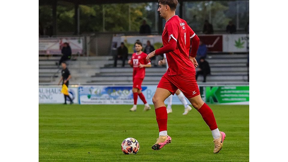 Drei Wochen Verletzungspause liegen hinter Verteidiger Carl Opitz. In Traunstein ist er wieder dabei.