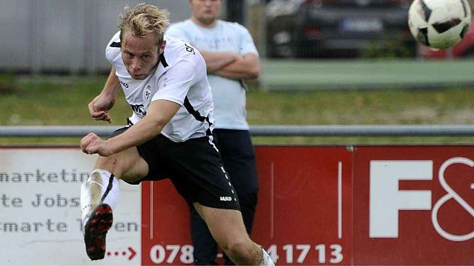 Daniel Kempf: Ein dynamischer Auftritt auf der rechten Außenbahn im Spiel beim SV Niederschopfheim. | Foto: Pressebüro Schaller