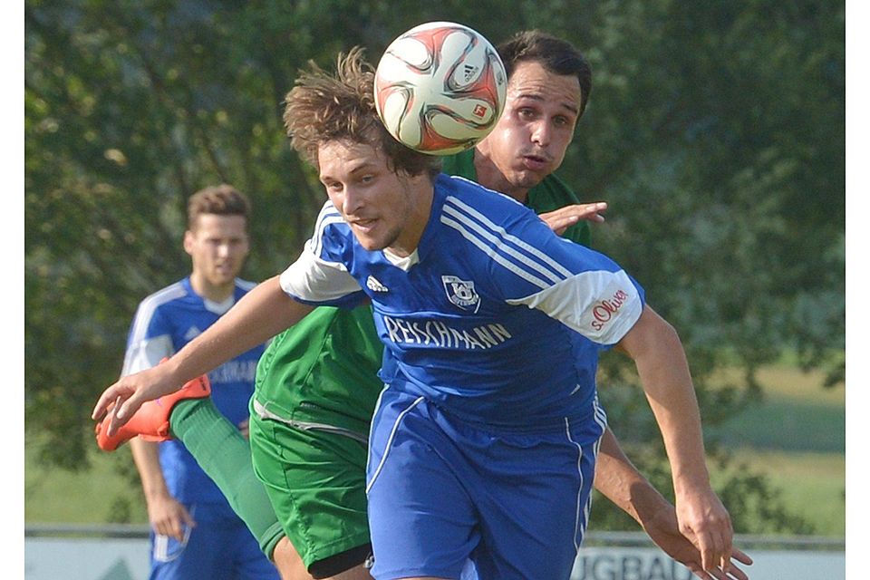 Felix Widmann und der FV Ravensburg II spielen in der dritten Rundes des WFV-Pokals beim FV RW Weiler. Derek Schuh