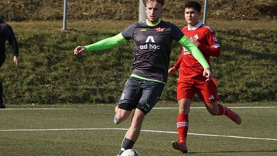 Leon Gentsch (graues Trikot) war beim 9:1 Kantersieg über Chemie Kahla der Man of the Match.