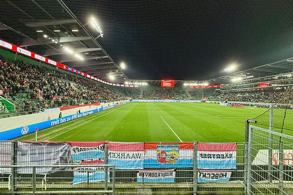 Blick aus dem Luxemburger Fanblock