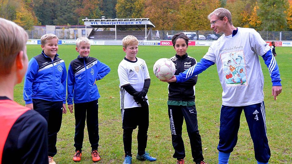 Seit über zehn Jahren ist Florian Stephan ein fester Bestandteil in der Jugendtrainer-Riege der SG Jettingen  Foto: Holom