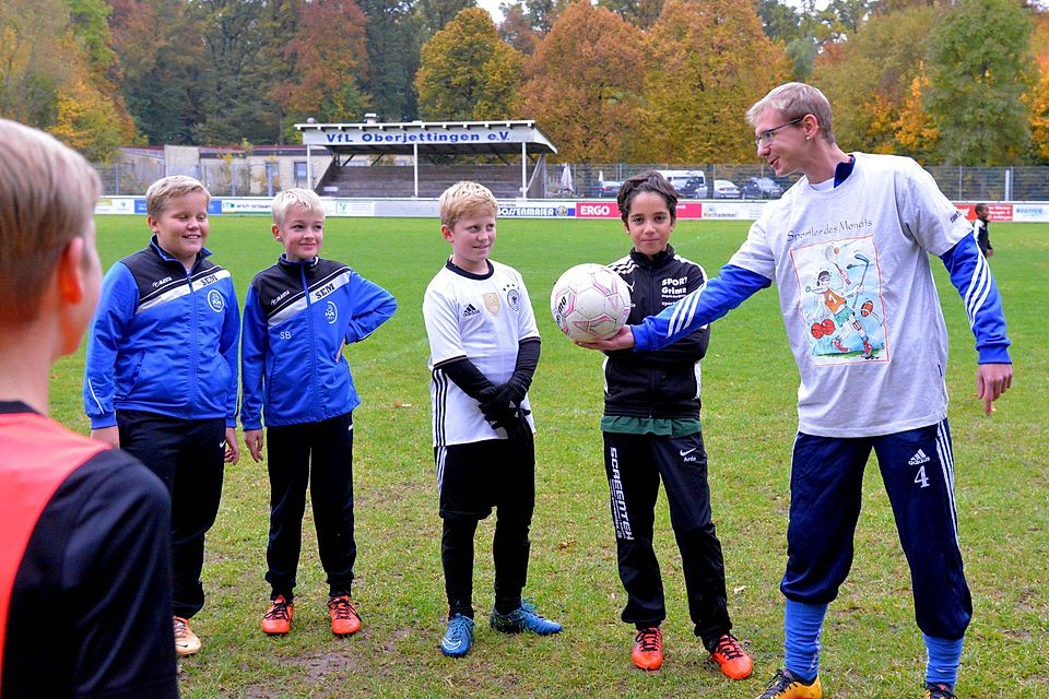 Seit über zehn Jahren ist Florian Stephan ein fester Bestandteil in der Jugendtrainer-Riege der SG Jettingen  Foto: Holom