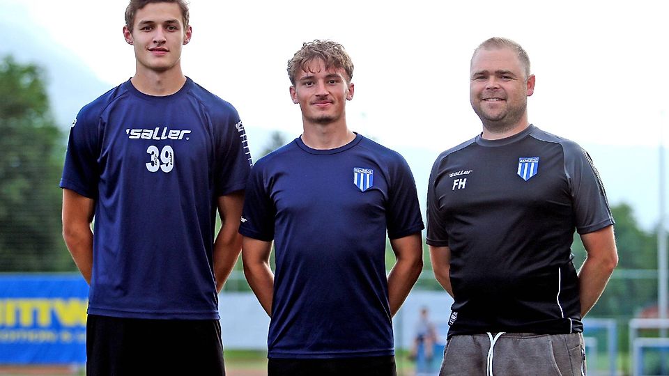 Alle drei kommen aus dem Altlandkreis Weilheim: FC-Trainer Florian Heringer (rechts) und seine beiden Neuzugänge Nicolai Bierling (Mitte) und Michael Gladiator.