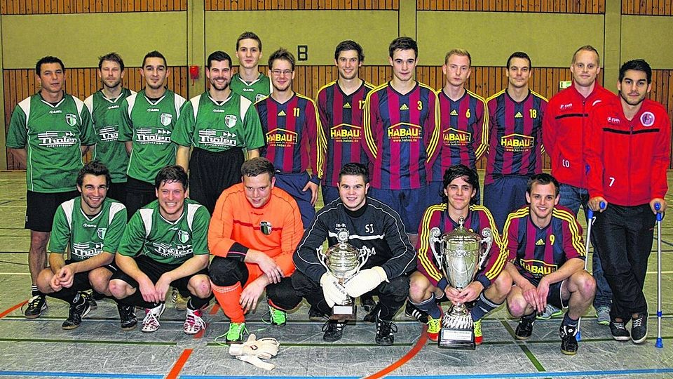 Die SVG Birgden-Langbroich-Schierwaldenrath (rechts) gewann den Gemeindepokal der ersten Mannschaften. Im Finale hieß es 3:1 gegen Gangelt-Hastenrath (links). Foto: agsb