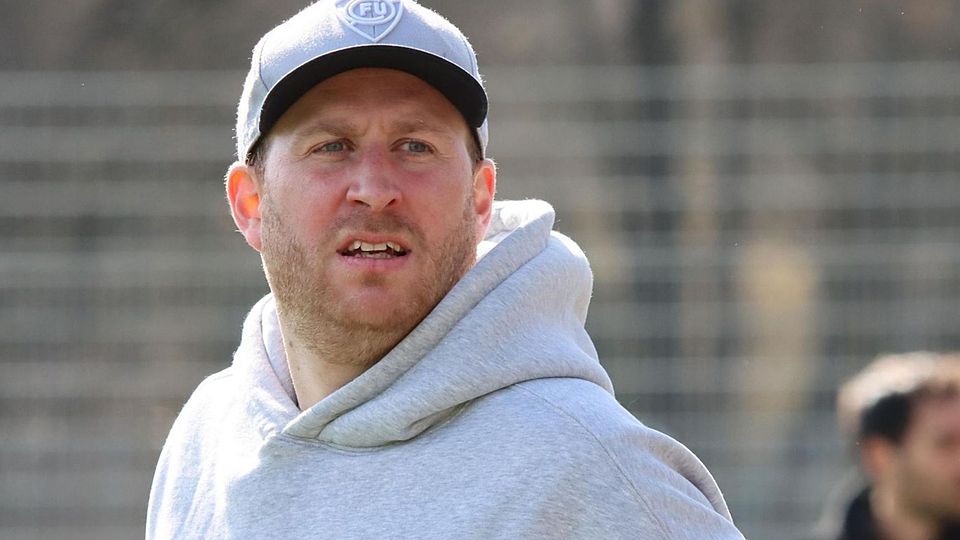 „Wir hatten eine Nettospielzeit von acht Minuten“, spöttelt FCU-Trainer Andreas Faber  über die zweite Halbzeit.