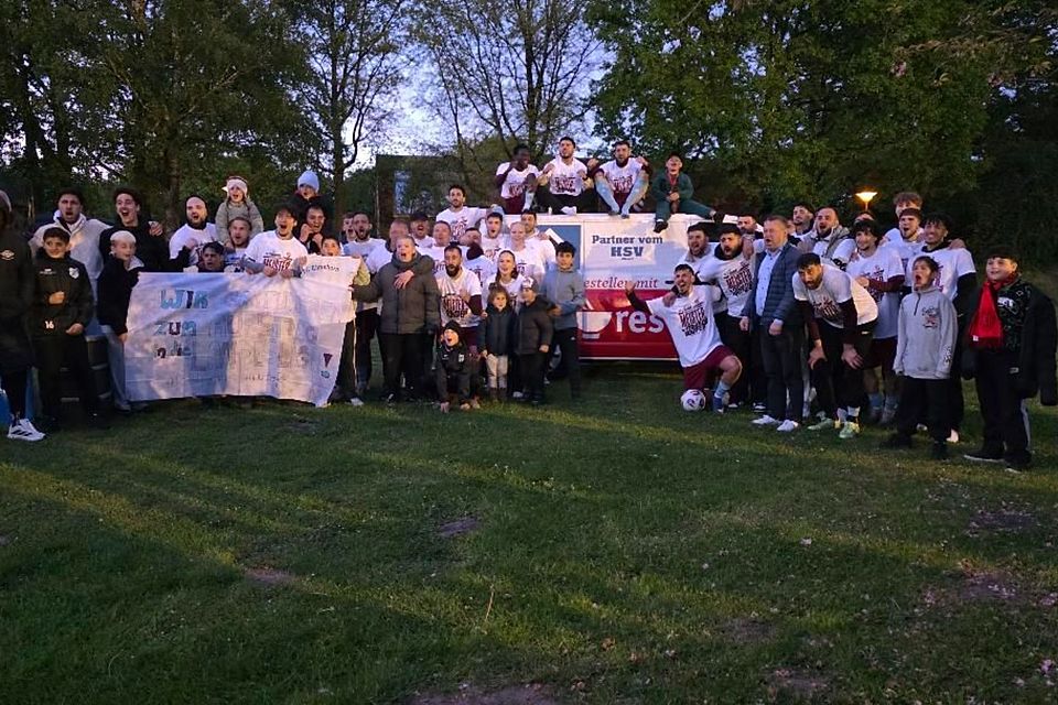 Meisterbild: Der FC Elmshorn hat es geschafft! 