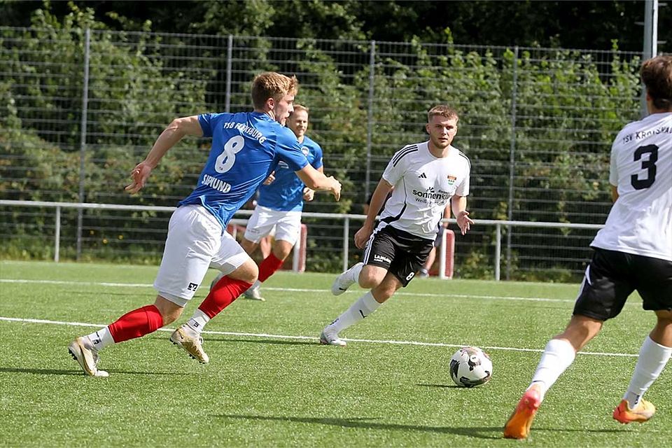 Szene aus dem Hinspiel - das achte Saisontor von Melf Siemund (li., TSB Flensburg) reichte nicht zum 20. Sieg. Szene aus dem Hinspiel - das achte Saisontor von Melf Siemund (li., TSB Flensburg) reichte nicht zum 20. Sieg.