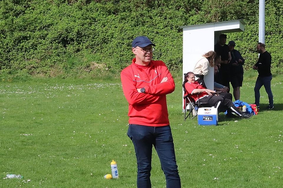 Ernst Hülsen standen auch in Drochtersen nicht viele Spieler aus dem Kader zur Verfügung, aber das Team raufte sich zusammen. 