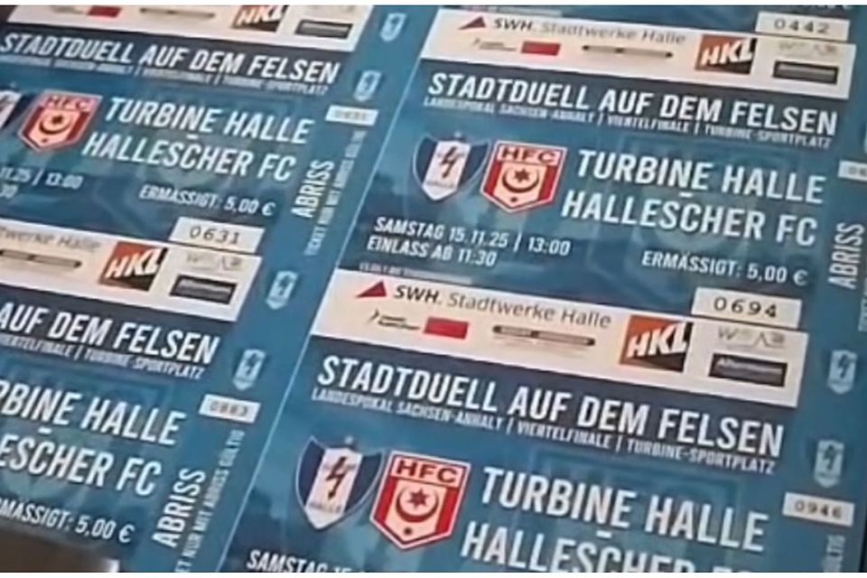 Zahlreich wurden die Tickets gedruckt, wie Turbine Halle auf seinen Social-Media-Kanälen zeigt.