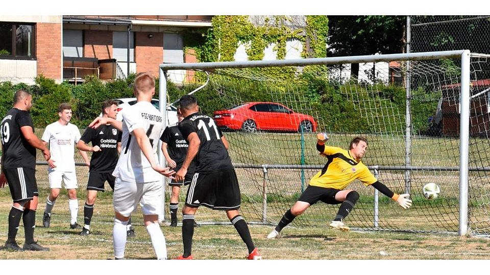 Und wieder heißt es am Mittwoch Schwalmtal gegen Kirtorf. Diesmal im Kreispokal. Den letzten Vergleich der Dauerrivalen gab es Anfang September. Da siegte Kirtorf in der Liga 4:2 in Brauerschwend. Archivfoto: Zinn 