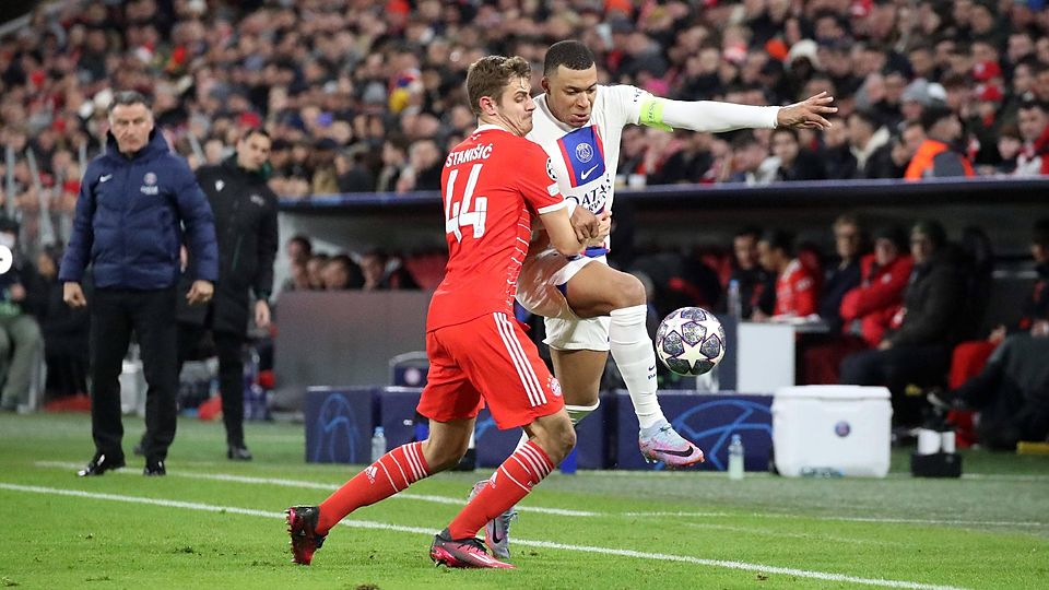 Josip Stanisic bekam in der Champions League den Vorzug vor João Cancelo: Gegen Paris Saint-Germain hielt er Kilian Mbappé in Schach.