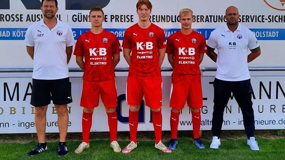Der ASV Cham präsentierte zum Trainingsauftakt seine Jugendspieler, die in den Bayernligakader mit aufgenommen wurden. 
