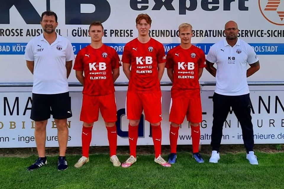 Der ASV Cham präsentierte zum Trainingsauftakt seine Jugendspieler, die in den Bayernligakader mit aufgenommen wurden. 