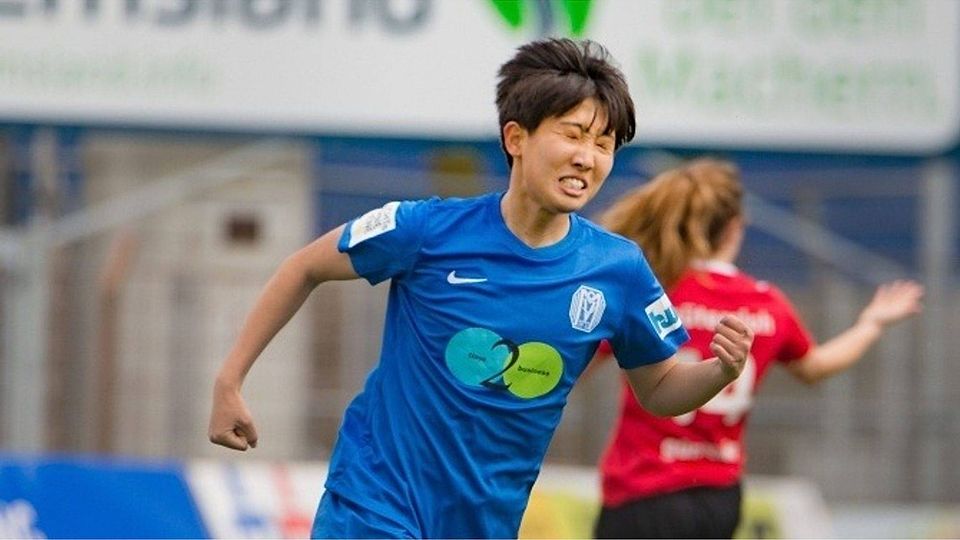 Torjubel Marke Shiho Shimoyamada. Die Japanerin erzielte alle Treffer für den SV Meppen beim 5:0 gegen Delmenhorst. Foto: Doris Leißing