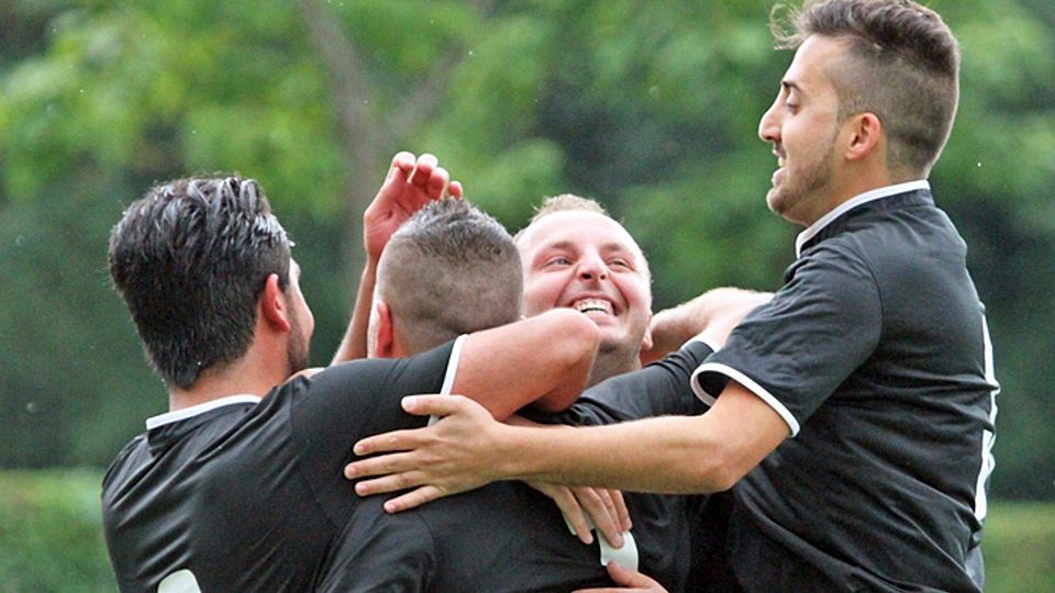 Jubel, Ernüchterung und doch noch Jubel - der FC Bosporus Weil hat in Herten eine Achterbahnfahrt der Gefühle erlebt. | Archivfoto: Matthias Konzok